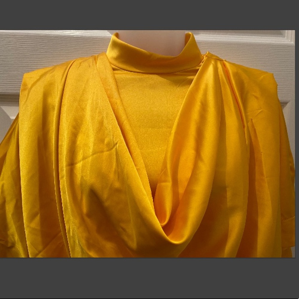 Yellow cowel neck top - Picture 2 of 4